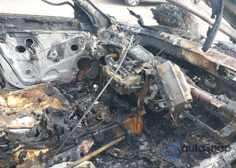 2009 Hyundai Genesis 3.8 from USA, damaged, VIN KMHGC46E99U025450